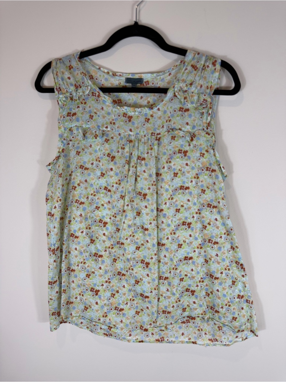 Left of center Sleeveless Floral Print Blouse in Light Green Size Medium